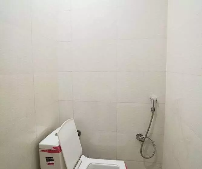 ホテル Roomshala 034 Grihum Noida Sector 63