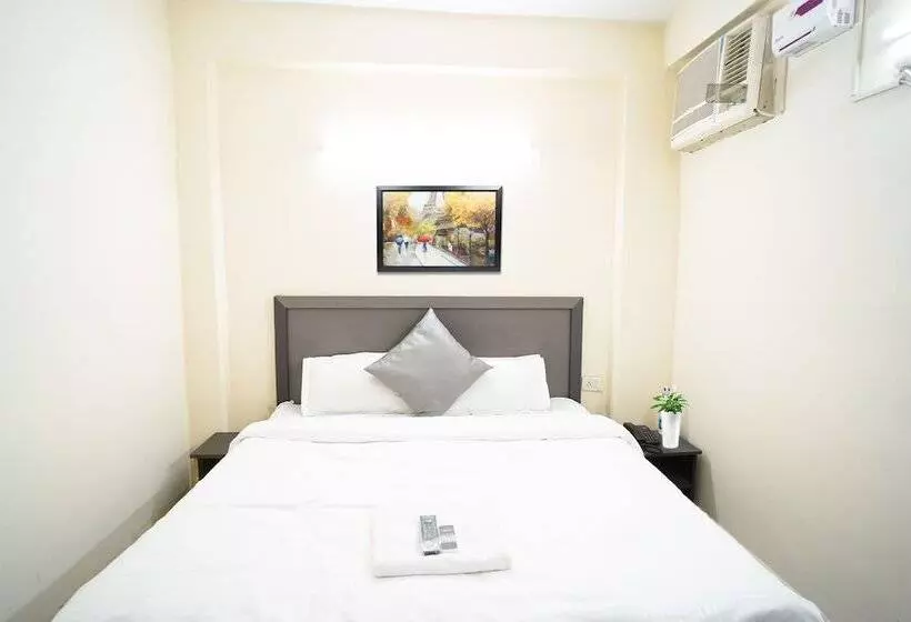 ホテル Roomshala 034 Grihum Noida Sector 63
