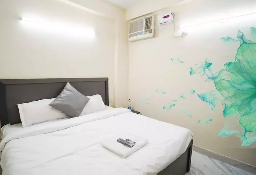 ホテル Roomshala 034 Grihum Noida Sector 63