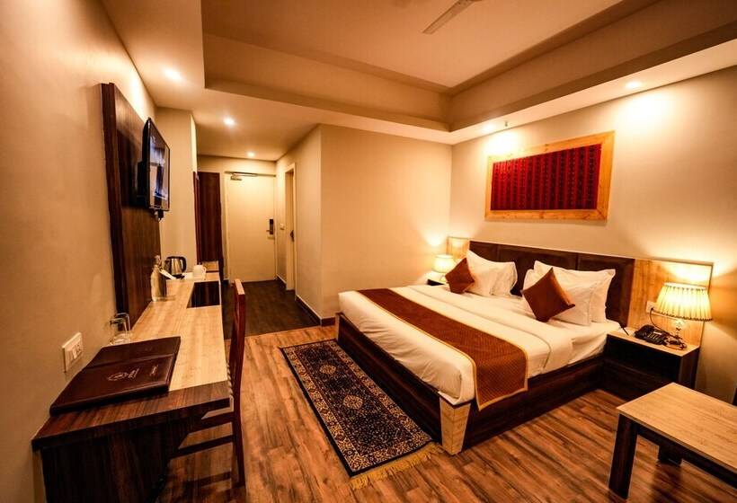 בית מלון כפרי Square One By D'polo Dharamshala