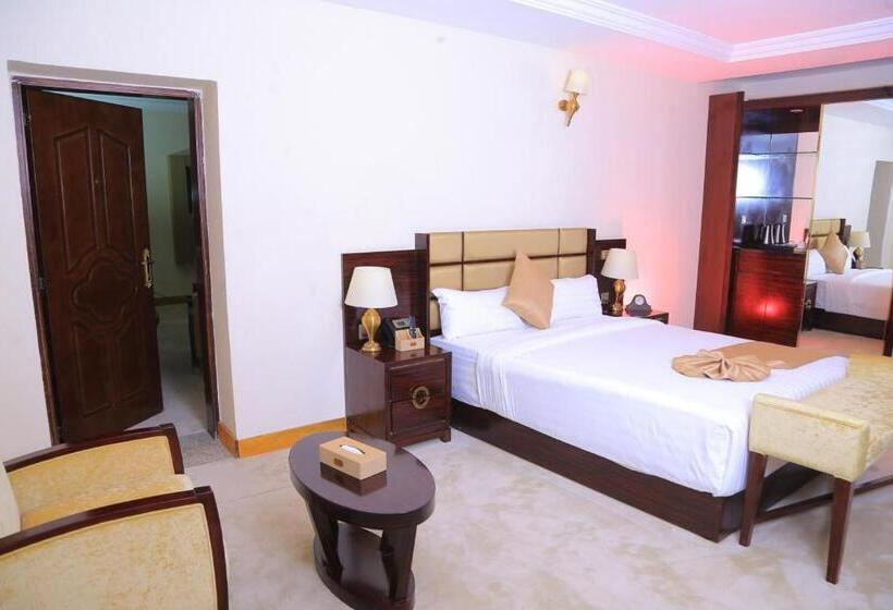 هتل Sunland International