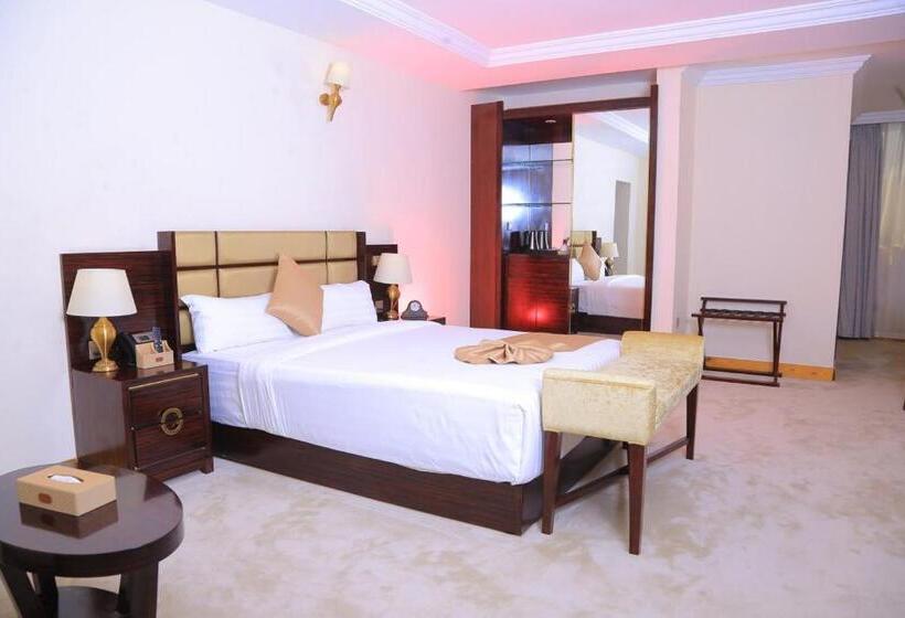 هتل Sunland International