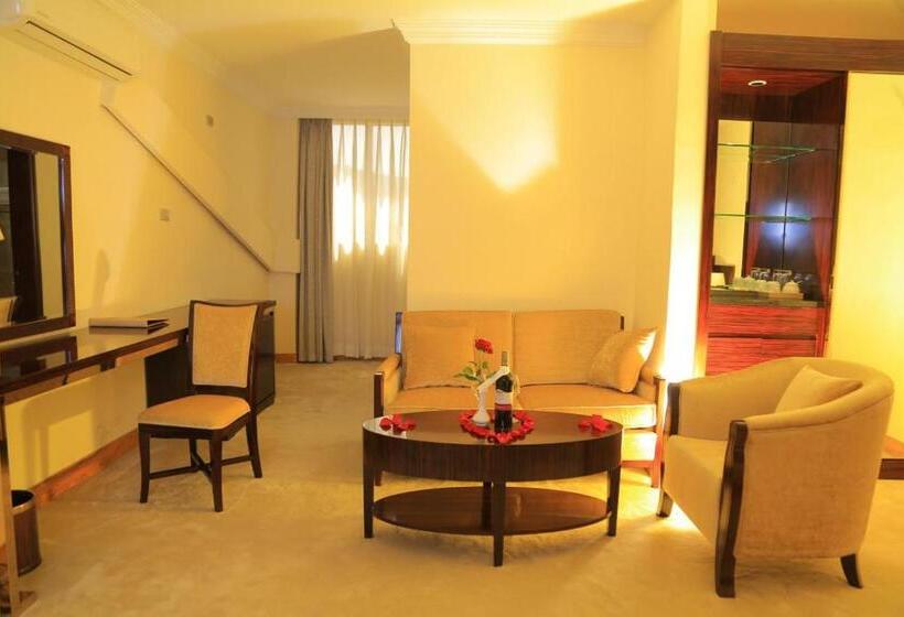 هتل Sunland International