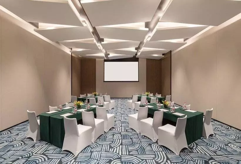 Hualuxe Hotels And Resorts Sanya Yalong Bay Resort, An Ihg