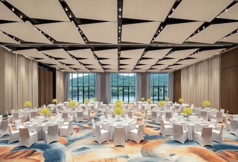 Hualuxe Hotels And Resorts Sanya Yalong Bay Resort, An Ihg