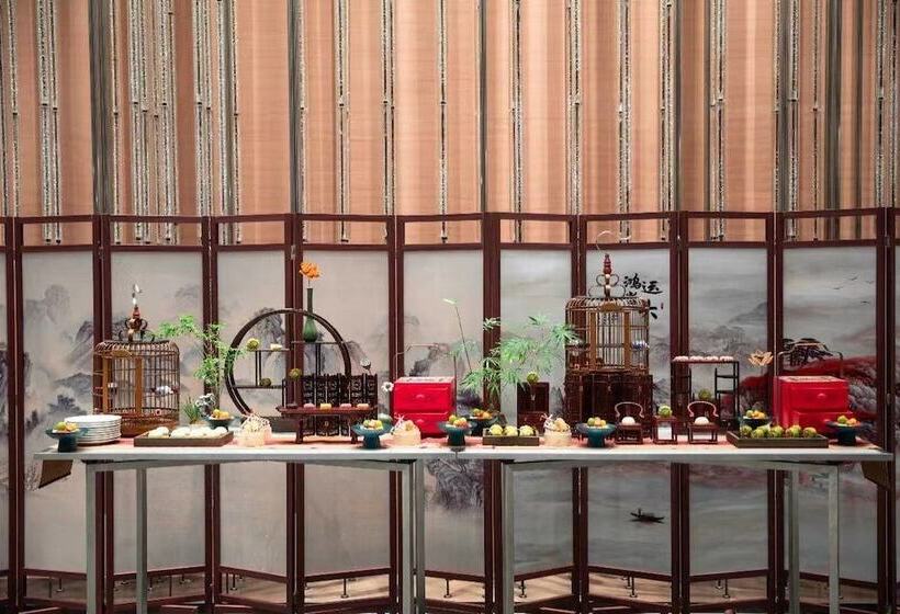 Hualuxe Hotels And Resorts Sanya Yalong Bay Resort, An Ihg