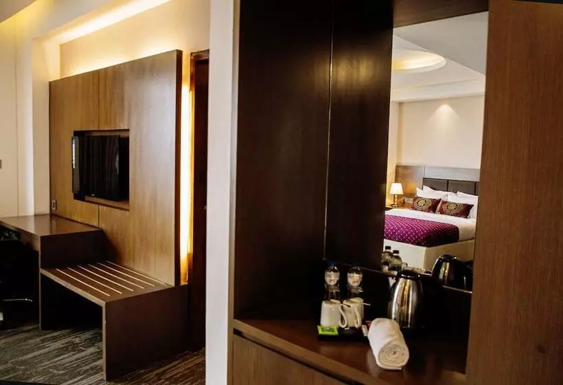 Jashore It Park Hotel And Resort