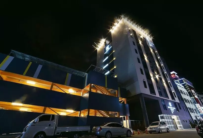 مُتل Yeosu Kboutique