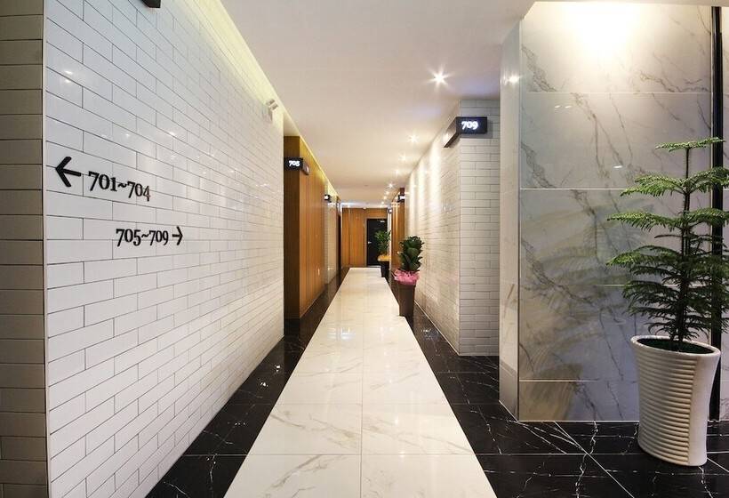 Мотель Yeosu Kboutique