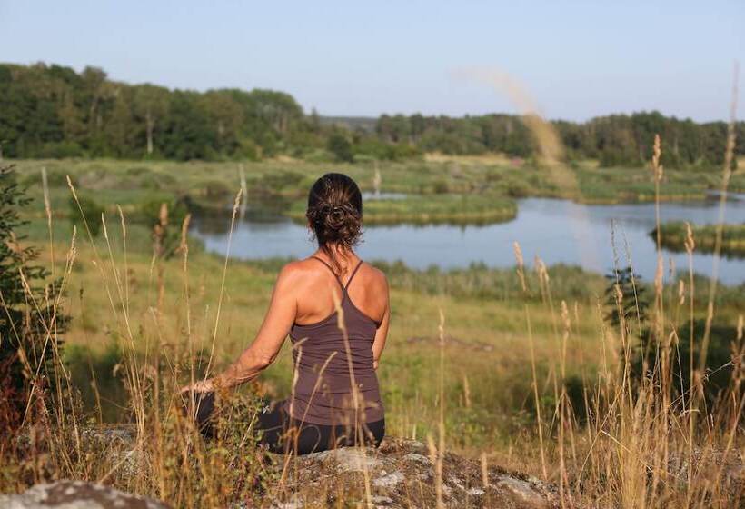 住所  Arbottna Herrgård