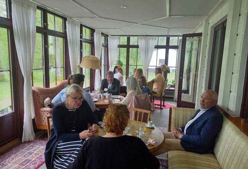 住所  Arbottna Herrgård