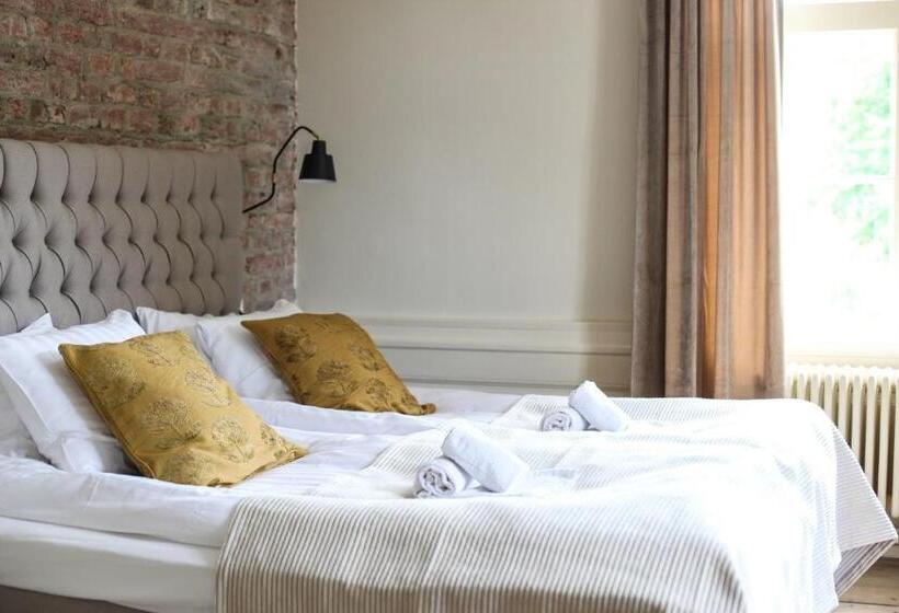 住所  Arbottna Herrgård