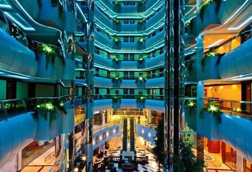 Royal Concorde Hotel &suite