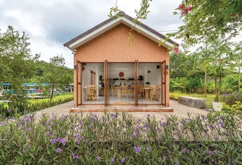 The Little White Bird Traveller Hostel