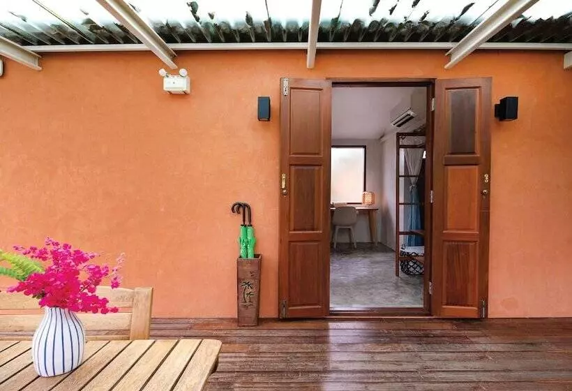 The Little White Bird Traveller Hostel