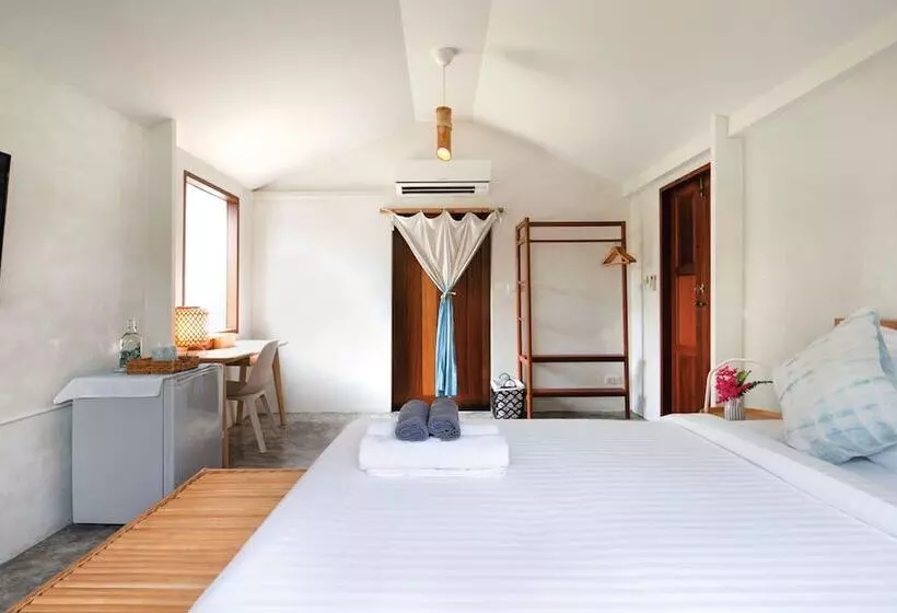 The Little White Bird Traveller Hostel