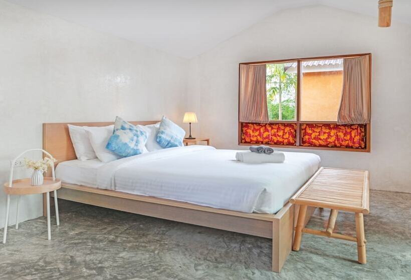 The Little White Bird Traveller Hostel