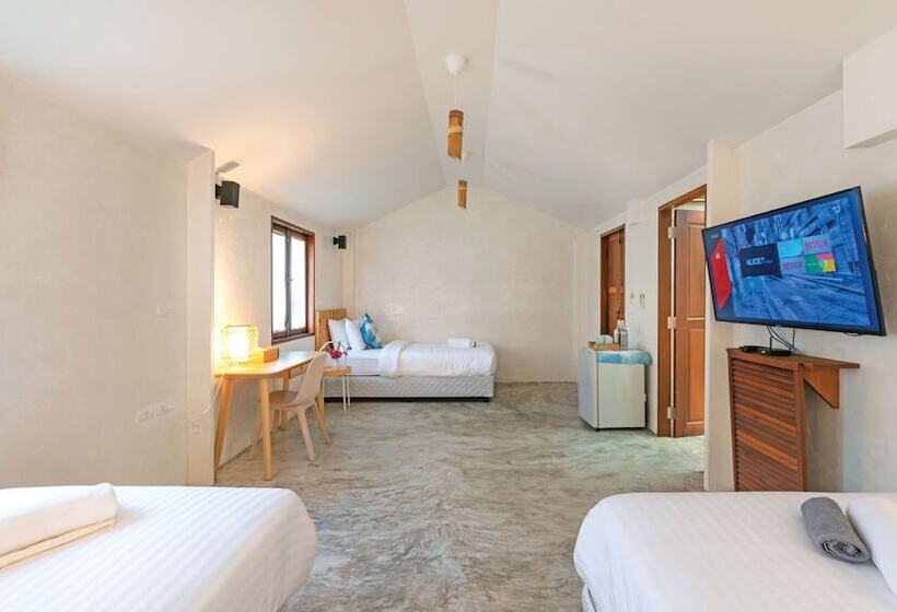 The Little White Bird Traveller Hostel