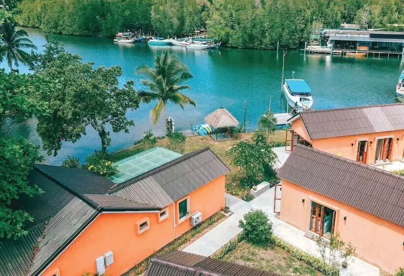 The Little White Bird Traveller Hostel