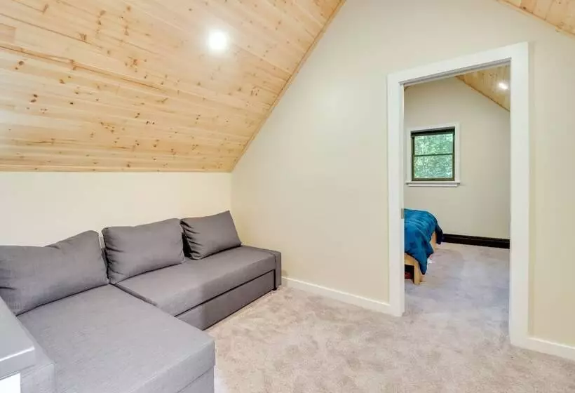 Bright + Modern Poconos Cabin: Community Beach!