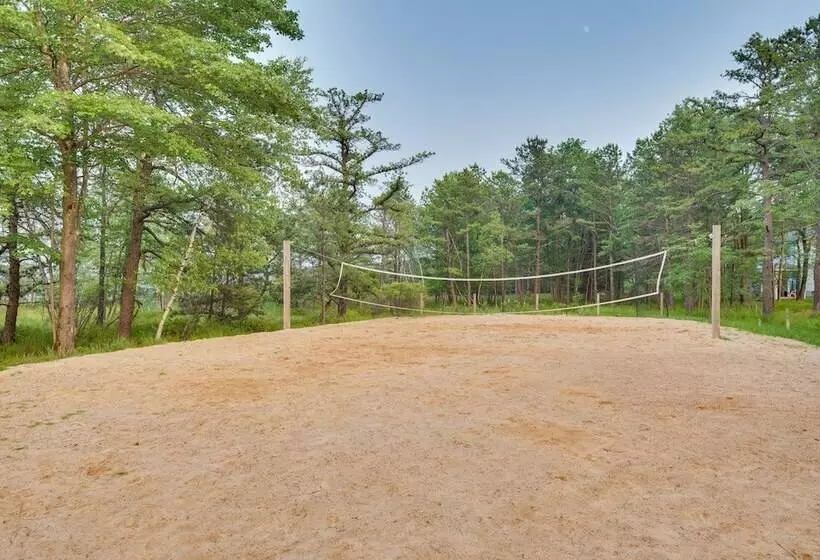 Bright + Modern Poconos Cabin: Community Beach!