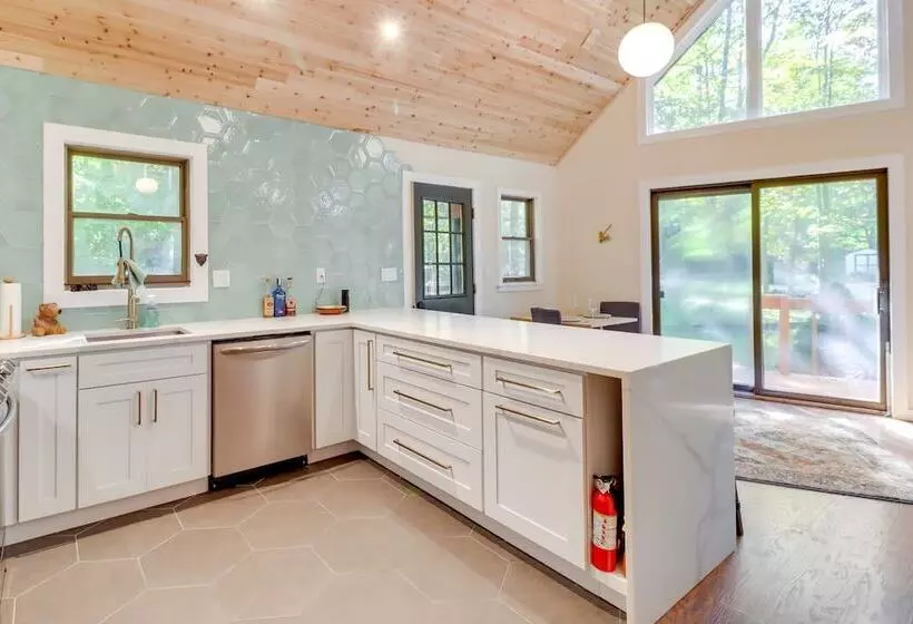 Bright + Modern Poconos Cabin: Community Beach!