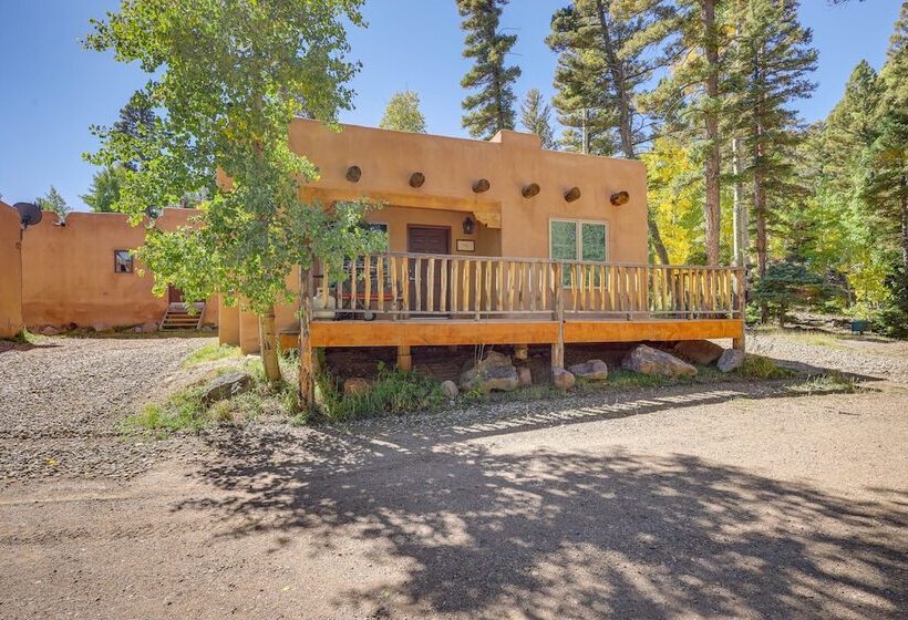 Charming Amalia Retreat W/ Fireplace & Grill!