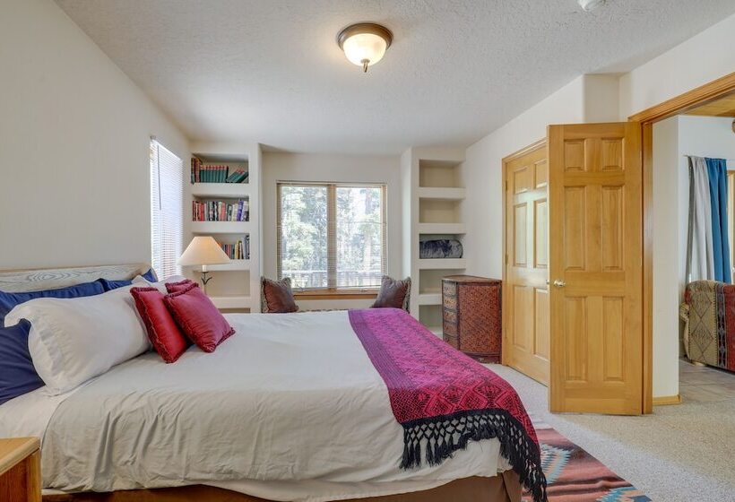 Charming Amalia Retreat W/ Fireplace & Grill!