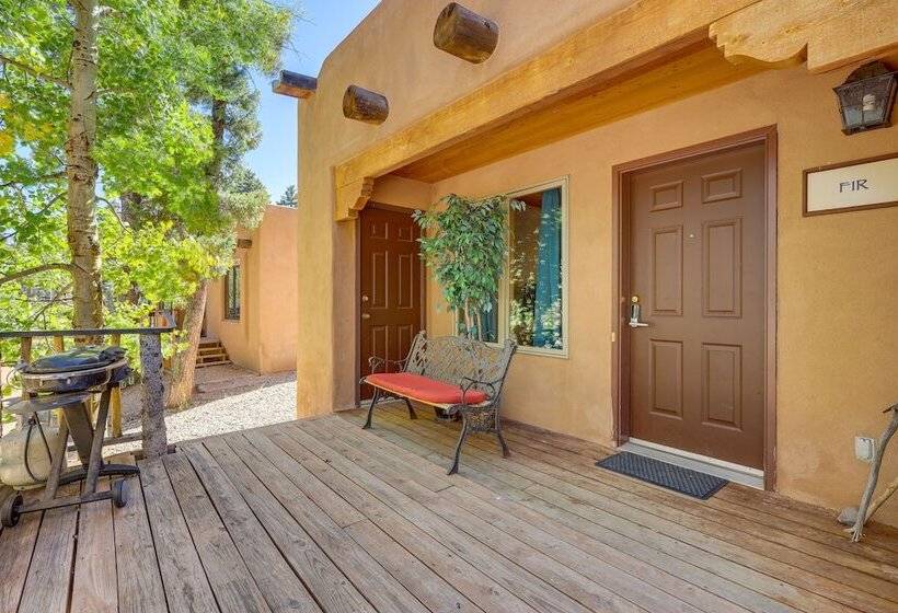 Charming Amalia Retreat W/ Fireplace & Grill!