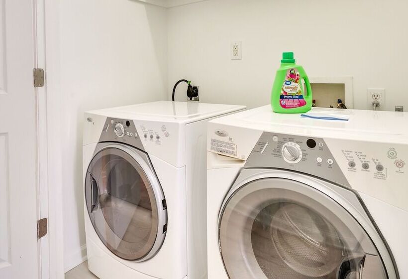 Charming Raleigh Home Walk To Downtown!