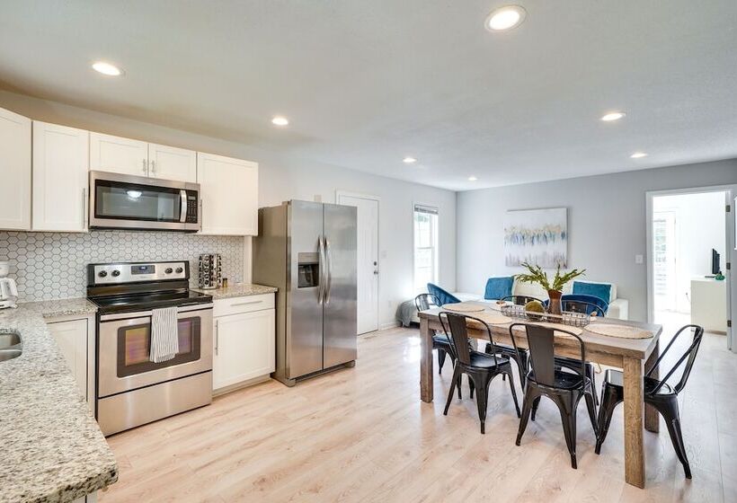 Charming Raleigh Home Walk To Downtown!