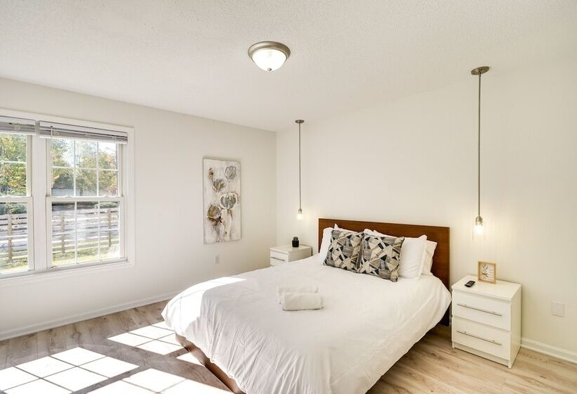 Charming Raleigh Home Walk To Downtown!