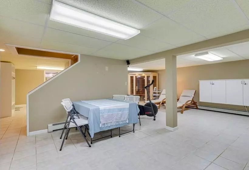 Charming West Haven Home   Walk To Beach!