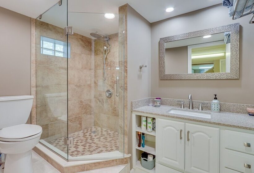 Charming West Haven Home   Walk To Beach!