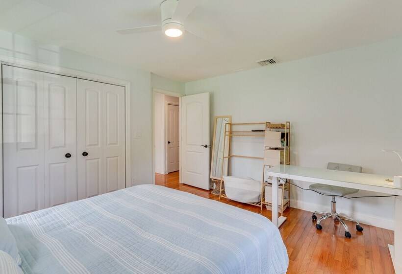 Charming West Haven Home   Walk To Beach!