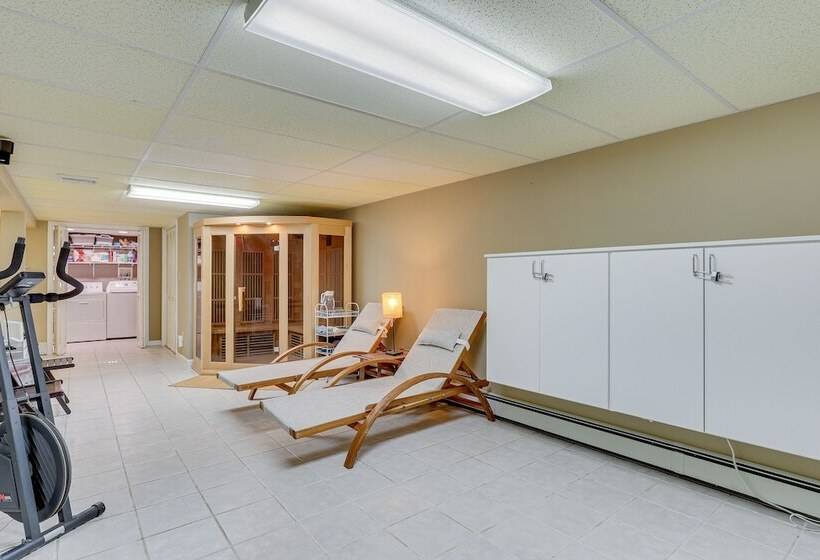 Charming West Haven Home   Walk To Beach!