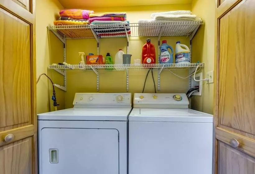 Cozy Cabin In West Chazy W/ Fall Foliage Views!