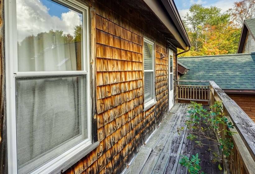 Cozy Cabin In West Chazy W/ Fall Foliage Views!