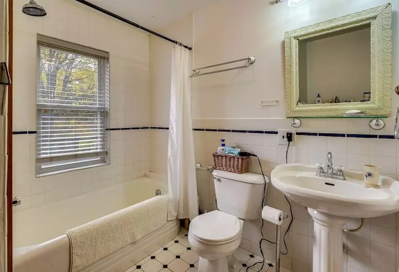 Cozy Cabin In West Chazy W/ Fall Foliage Views!