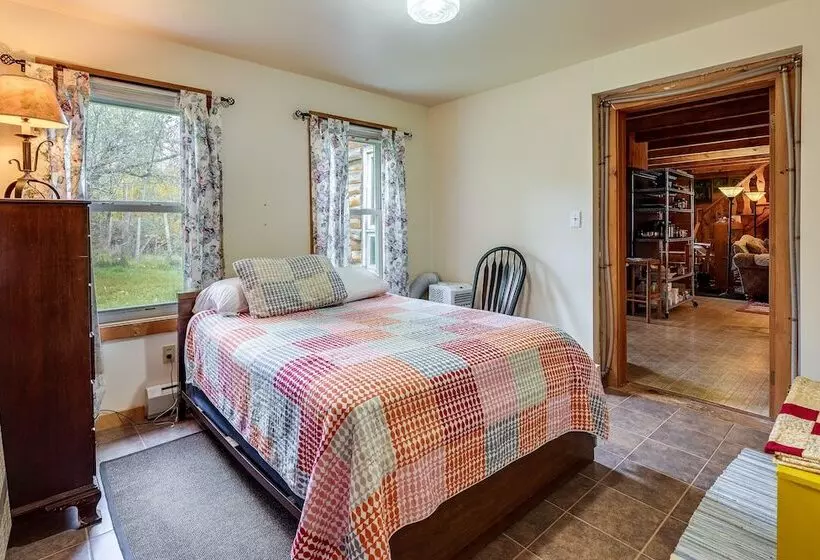 Cozy Cabin In West Chazy W/ Fall Foliage Views!