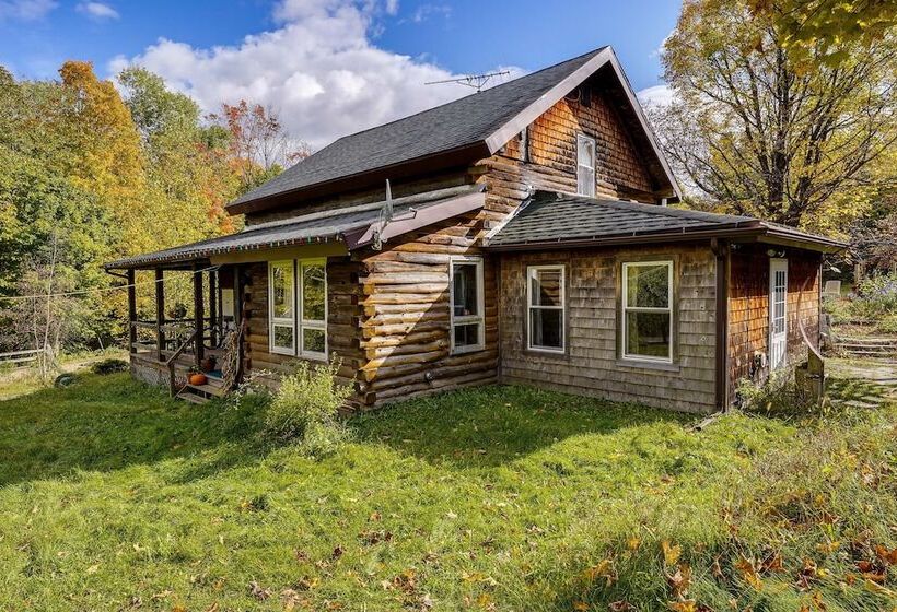 Cozy Cabin In West Chazy W/ Fall Foliage Views!