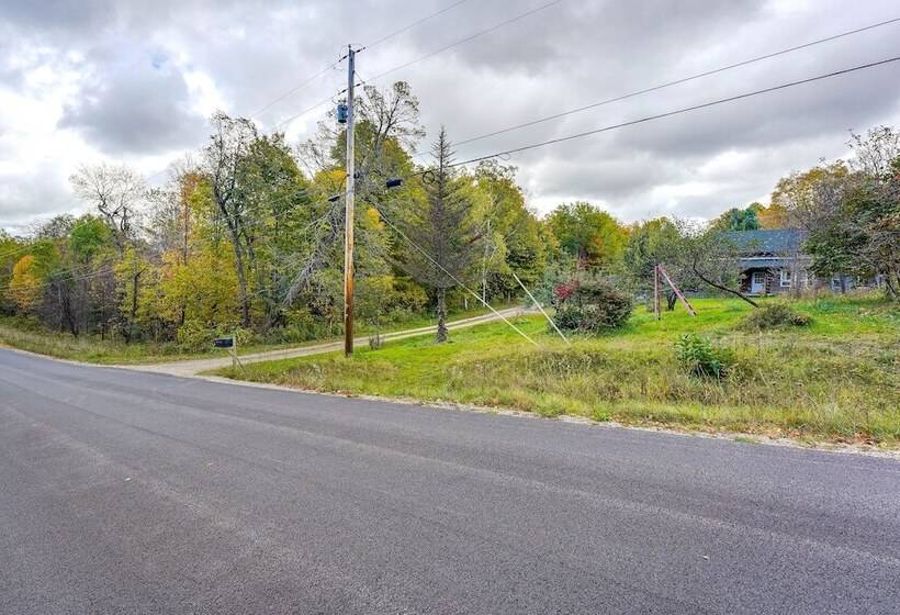 Cozy Cabin In West Chazy W/ Fall Foliage Views!
