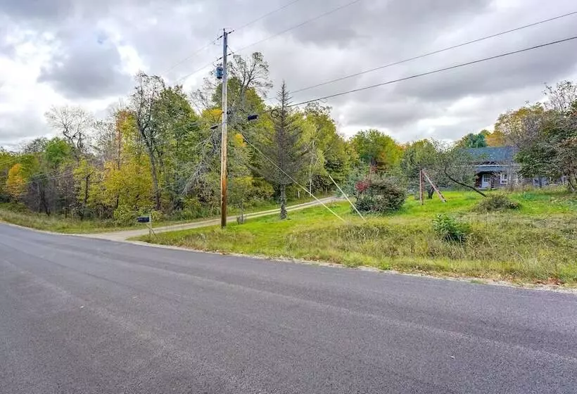 Cozy Cabin In West Chazy W/ Fall Foliage Views!