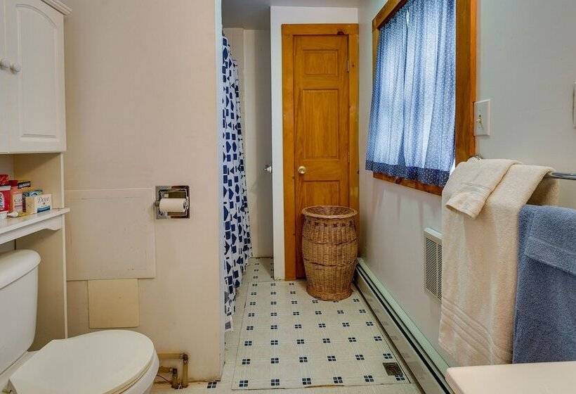 Cozy Cabin In West Chazy W/ Fall Foliage Views!