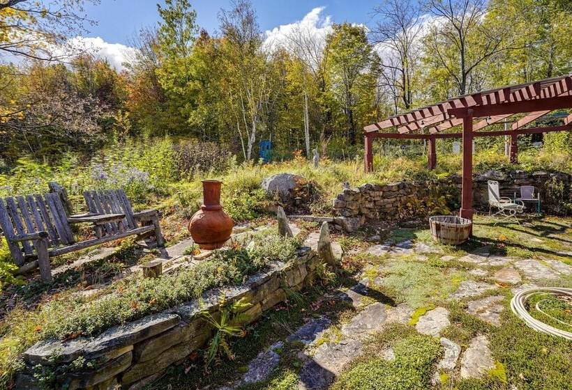 Cozy Cabin In West Chazy W/ Fall Foliage Views!