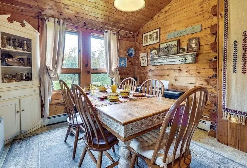 Cozy Cabin In West Chazy W/ Fall Foliage Views!