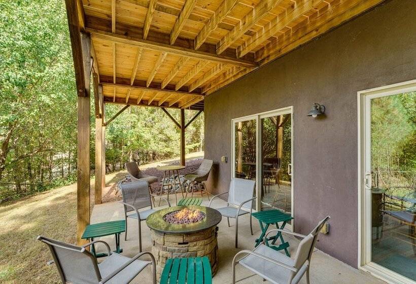 Deck, Grill & Fire Pit: Blue Ridge Mountain Cabin!