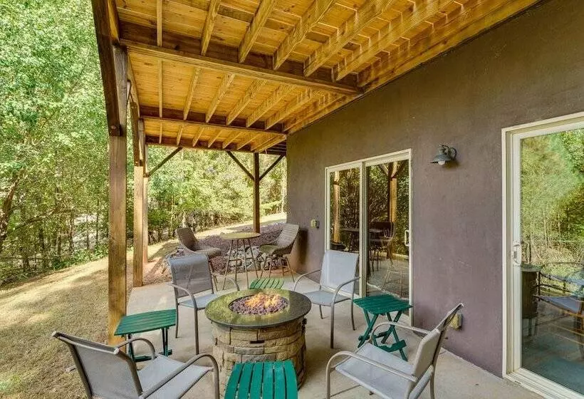 Deck, Grill & Fire Pit: Blue Ridge Mountain Cabin!