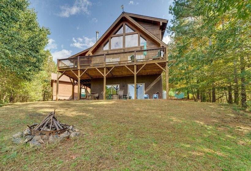 Deck, Grill & Fire Pit: Blue Ridge Mountain Cabin!
