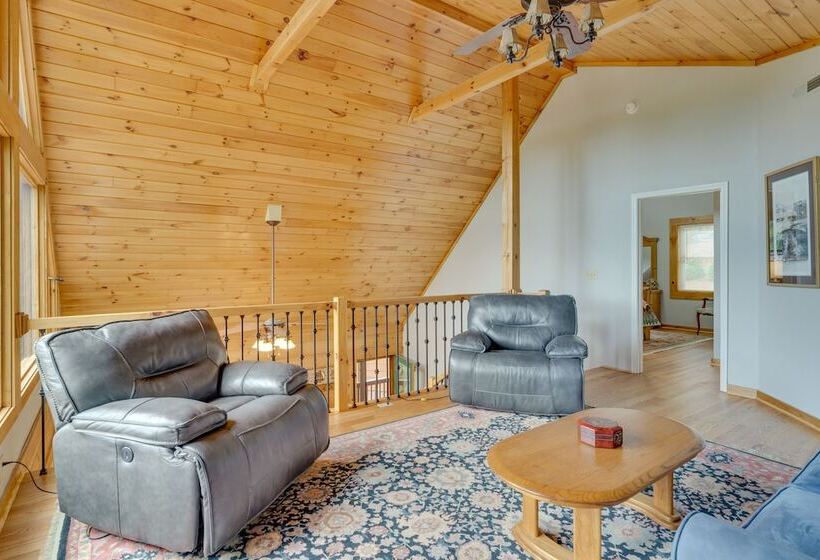 Deck, Grill & Fire Pit: Blue Ridge Mountain Cabin!